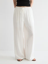 Lyocell Mid-Rise Wide-Leg Pant